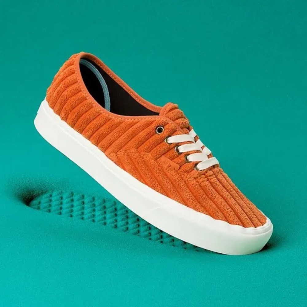 Vans Comfycush Authentic Jumbo
Cord Hawaii Sunset Women’s Shoes, sz 7.5